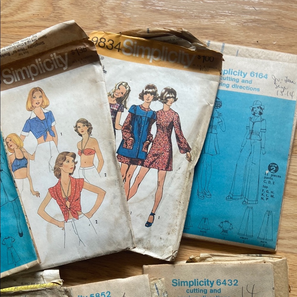Simplicity Sewing Patterns Set - Picture 4 of 5